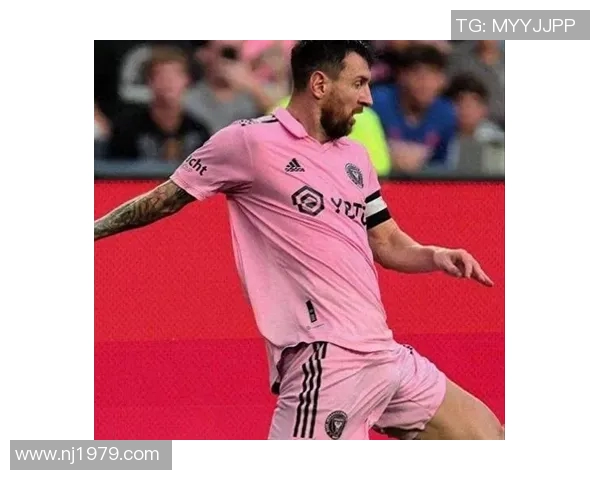 各大足球明星身材对比分析展现运动员的力量与美感